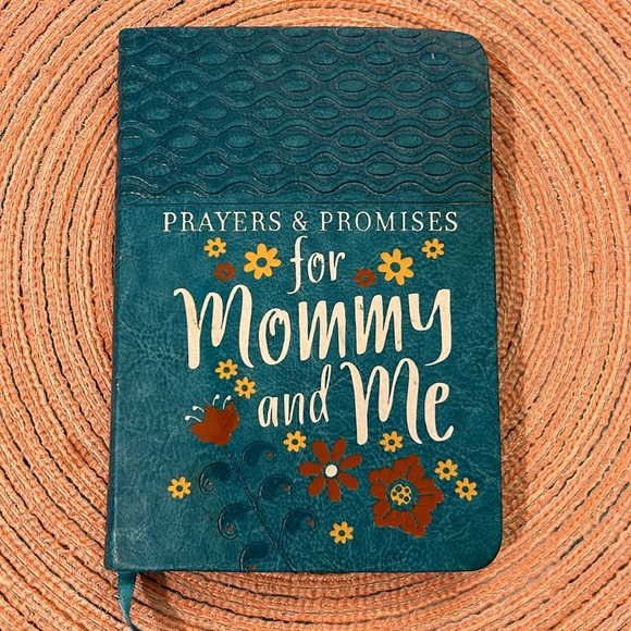 Prayers and promises Mommy and Me book - Picture 3 of 6
